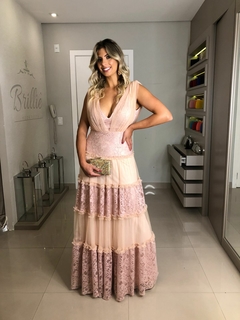 PRIMEIRA LOCAÇÃO Vestido Princesa Rosa/Rose Tule e Renda - comprar online