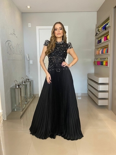 PRIMEIRA LOCAÇÃO Vestido Preto Saia Plissada e Corset Bordado