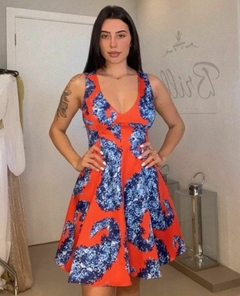 Vestido curto estampado azul com laranja - comprar online