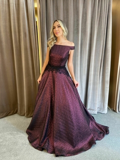 LOCAÇÃO Vestido Marsala Princesa na internet