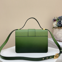 Bolsa Montaigne 30 em couro de bezerro- gradiente verde 2021 - comprar online