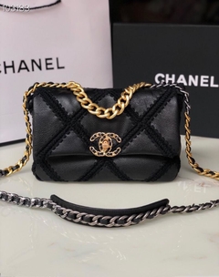 bolsa com aba chanel 19 preta