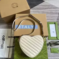 BOLSA TIRACOLO GUCCI INTERLOCKING G MINI HEART "BRANCO" - comprar online