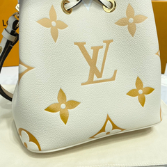 BOLSA NÉONOÉ BB CREME/SAFRAN MONOGRAM GIANT - comprar online