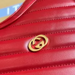 BOLSA TIRACOLO GUCCI INTERLOCKING G MINI HEART na internet