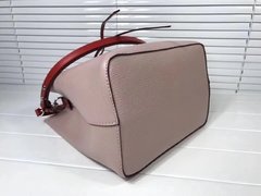 BOLSA SACO NEO NOE EMPREINTE NUDE - Réplicas de Bolsas Grifes Famosas