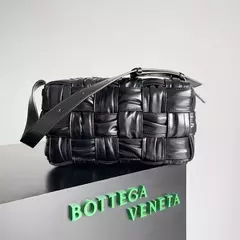 BOLSA BOTTEGA CASSETTE PRETA - comprar online