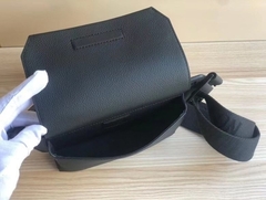 POCHETE LV SLINGBAG PRETA na internet