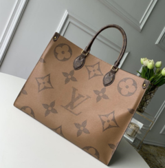 BOLSA ONTHEGO CANVAS MONOGRAM GIANTE E CANVAS MONOGRAM GIANT REVERSE na internet