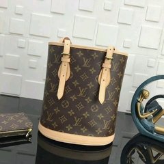 BOLSA LV - LINHA ITALIANA PREMIUM

 na internet