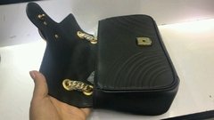 BOLSA GUCC1 BLACK COM DOURADO - 26cm - LINHA ITALIANA PREMIUM - Réplicas de Bolsas Grifes Famosas