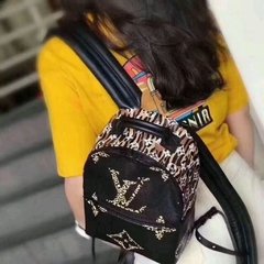 Imagem do LANÇAMENTO MINI MOCHILA LV - LINHA ITALIANA PREMIUM