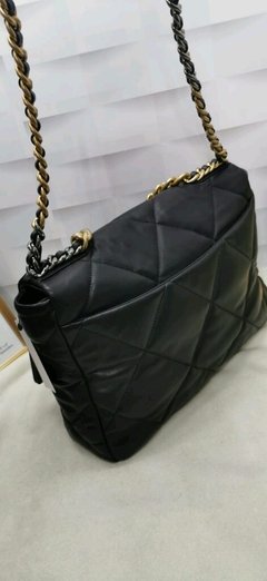 LANÇAMENTO BOLSA CHAN£L 36cm BLACK COM FERRAGENS DOURADA - LINHA ITALIANA PREMIUM - Réplicas de Bolsas Grifes Famosas