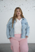 Campera de jeans celeste con roturas, sin cintura y desflecada - comprar online