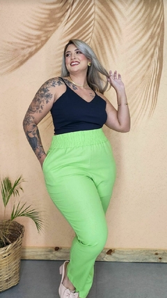 Calça Feminina Plus Size de Linho Betina - Clau Amorim Store