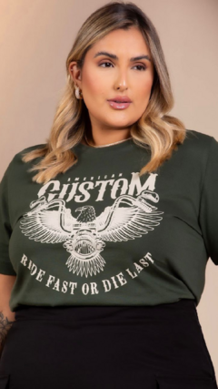 T-shirt Feminina Plus Size Gustom