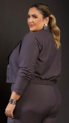 Blazer Feminino Plus Size Alfaiataria Iza - comprar online