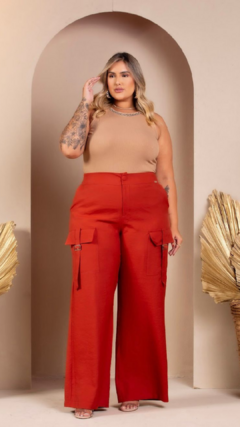 Calça Feminina Plus Size Cargo Izadora - Clau Amorim Store