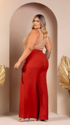 Calça Feminina Plus Size Cargo Izadora - comprar online