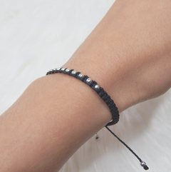 Pulsera Macrame negra con bolitas - comprar online