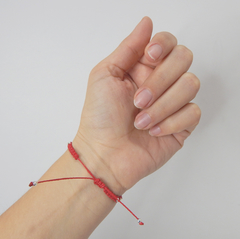 Pulsera Macrame roja con bolitas - Katas Joyas