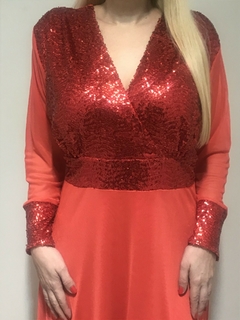 VESTIDO CON MANGA LARGA DE MICROTUL CON BUSTO CINTURA Y PUÑO DE LENTEJUELA - tienda online