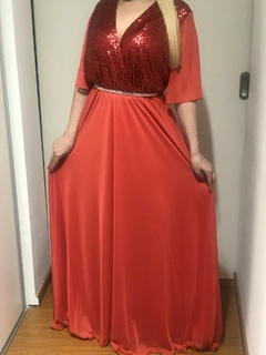 VESTIDO LARGO CRUZADO CON CINTURON DE STRASS BUSTO CON LENTEJUELAS Y MANGAS DE MICROTUL - Samar Moda