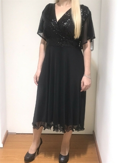 Imagen de VESTIDO FALDA MIDI CRUZADO CON LENTEJUELA EN LA CINTURA Y EN EL BUSTO IDEAL PARA USAR CON CORPIÑO