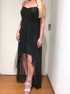 VESTIDO CHULI DE LENTEJUELAS CON COLA DE MICROTUL SAMAR MODA - Samar Moda