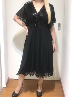 VESTIDO FALDA MIDI CRUZADO CON LENTEJUELA EN LA CINTURA Y EN EL BUSTO IDEAL PARA USAR CON CORPIÑO - Samar Moda