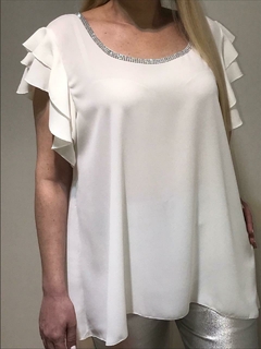 BLUSA DE GASA CON DOBLE VOLADO EN LAS MANGAS CON CUELLO DE STRASS ALREDEDOR