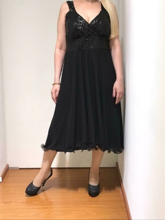 VESTIDO LARGO MIDI CON BRETEL CINTURA Y BUSTO DE LENTEJUELAS SUPER COMODO COMBINADO CON MICROTUL