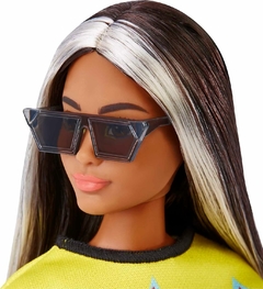 Barbie Boneca Fashionista Curvilínea HBV13 - Mattel - comprar online
