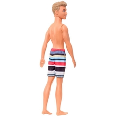 Boneco Ken Praia Loiro Bermuda Listrada GHW43 - Mattel - DecorToys Presentes & Brinquedos