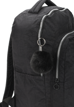 Imagem do Mochila Escolar Crinkle com Chaveiro Pompom Up4You Preto - Luxcel