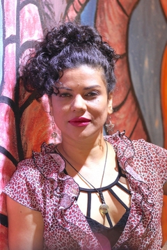 Poemas de Resistência - Liliane Cirino Vieira - comprar online