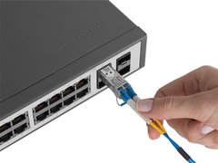 SWITCH GERENCIAVEL INTELBRAS INET 4760009 SG2404 POE 24 PT GIGABIT ETHERN. 4 MINI-GBIC COMPART. - Preech Informática - Informática e suas tecnologias