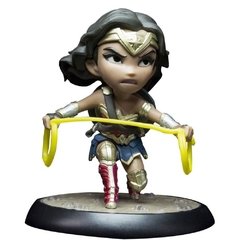 ACTION FIGURE WONDER WOMAN - MULHER MARAVILHA COM LAÇO - QFIG