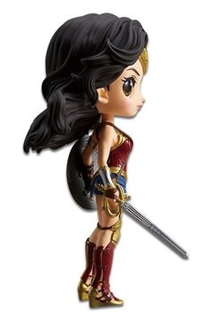 ACTION FIGURE MULHER MARAVILHA - WONDER WOMAN QPOSKET na internet