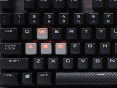 TECLADO GAMER CORSAIR CH-9101020-BR K70 LUX RETROILUMINACAO VERMELHA CHERRY MX RED - loja online