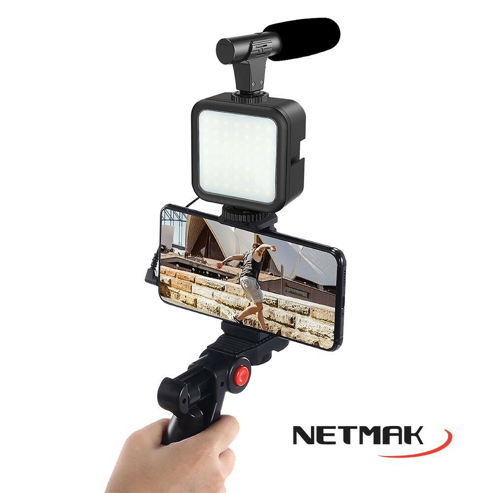 Combo Streaming 4 en 1 Luz, Microfono, Tripode y Soporte para celular  Netmak NM-STREAM