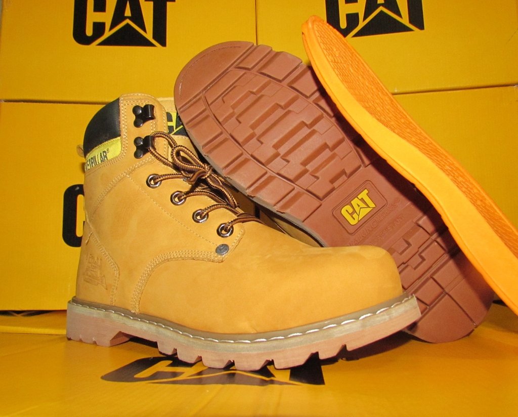 Bota sales caterpillar amarela