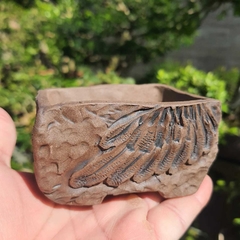 Vaso retangular estilizado angelical com asas em cerâmica de alta temperatura A5x8x6Cm - comprar online