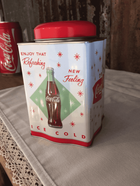 Lata Coca con Tapa "Refreshing"