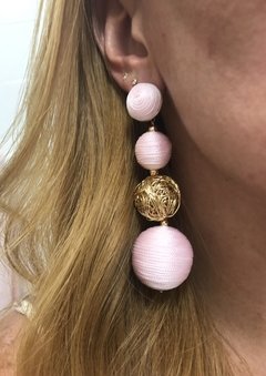 comprar-brinco-longo-dourado-bolas-rosas