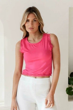 CROP TOP DE MODAL CON PUNTILA