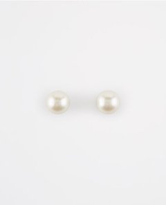 Pearl studs