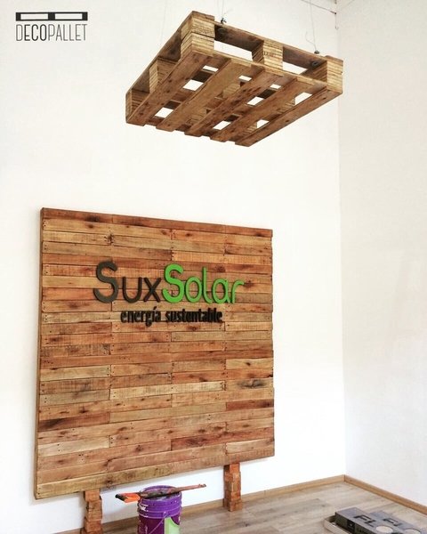 Diseño & Palets - ⚠️ Revestimiento de pared con madera Guayubira. ✔️  Decoración de locales ✔️ Revestimientos de Mobiliario comercial ✔️  Revestimientos de exterior 📨 Hacenos tu consulta trabajamos con distintas  variedades