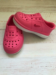 Panchas de goma. NIKE. T 24 meses