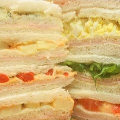 Promo 24 Sandwichs de Miga Triples de 3 gustos